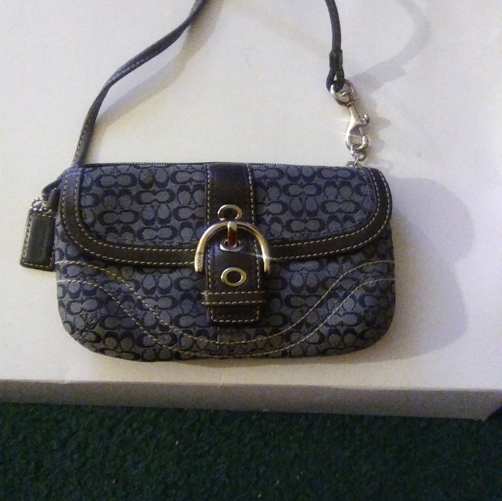 Purses - Picture 2 of 3